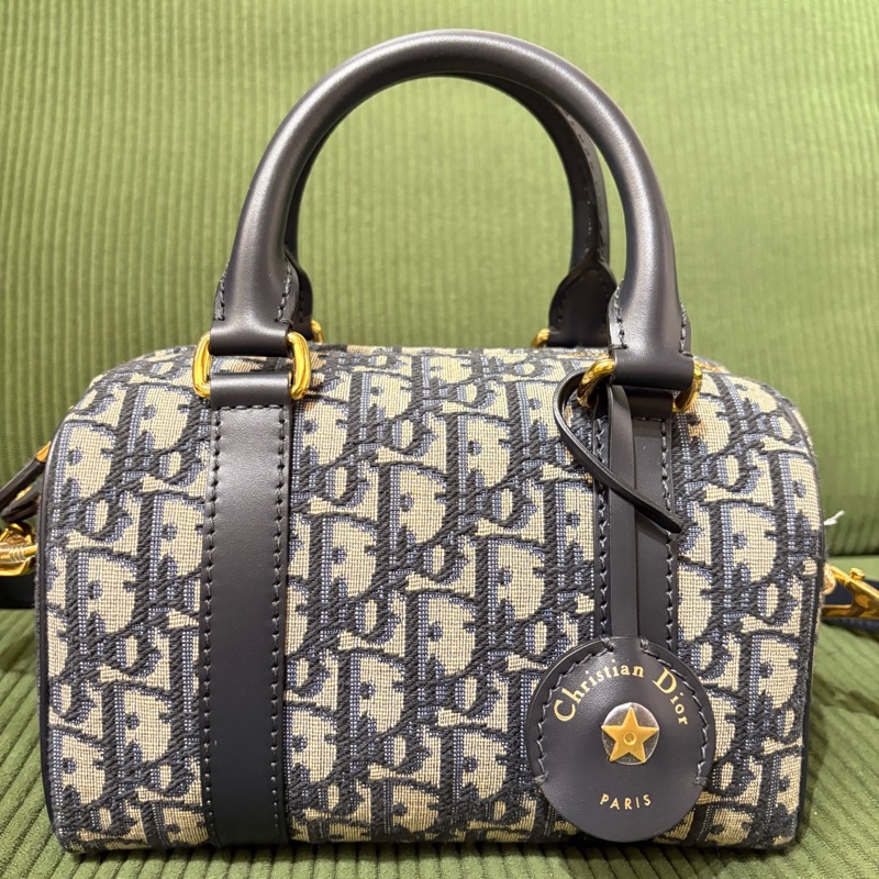 9.9新DIOR 藍色帆布老花提花波士頓包單肩包斜挎包手提包 金色五金 可拆卸肩帶 24年編碼❤️正品-1