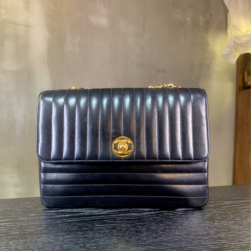 香奈兒中古黑色羊皮經典CC標誌單肩包 Chanel Vintage 23cm Flap Bag In Black Lambskin With 24k CC Logo TurnLock-1