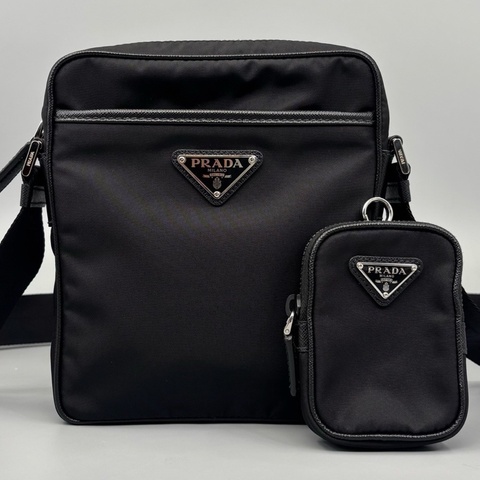 Prada 普拉達 黑色尼龍斜挎包 尺寸17*20 🈚附件