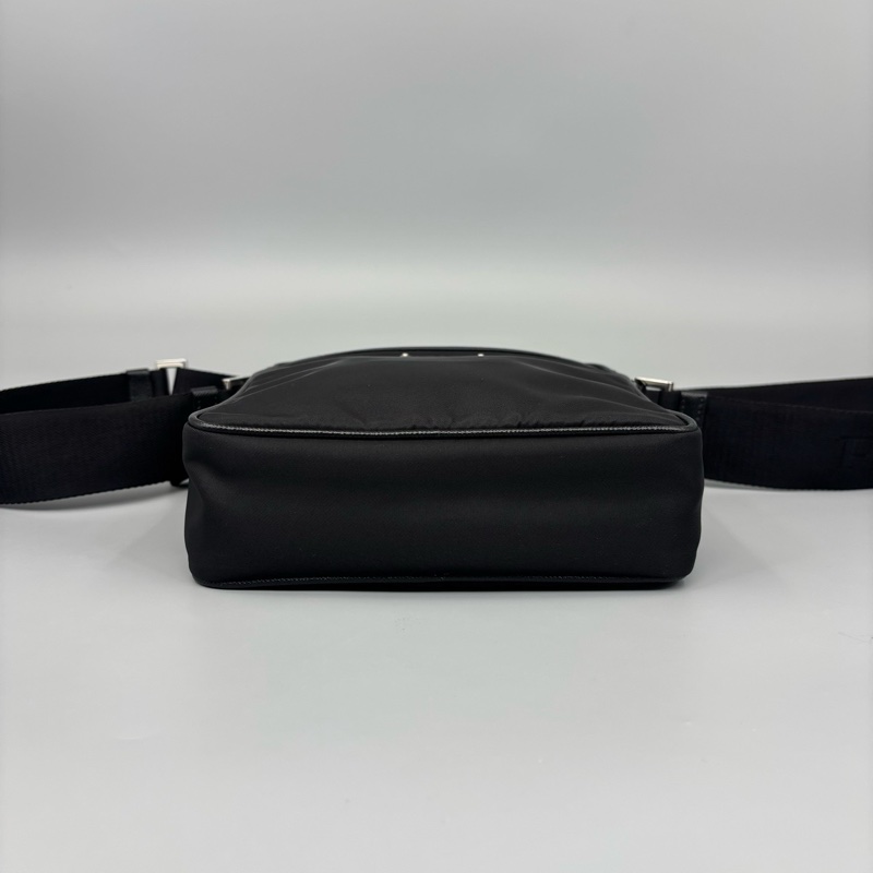 Prada 普拉達 黑色尼龍斜挎包 尺寸17*20 🈚附件-7