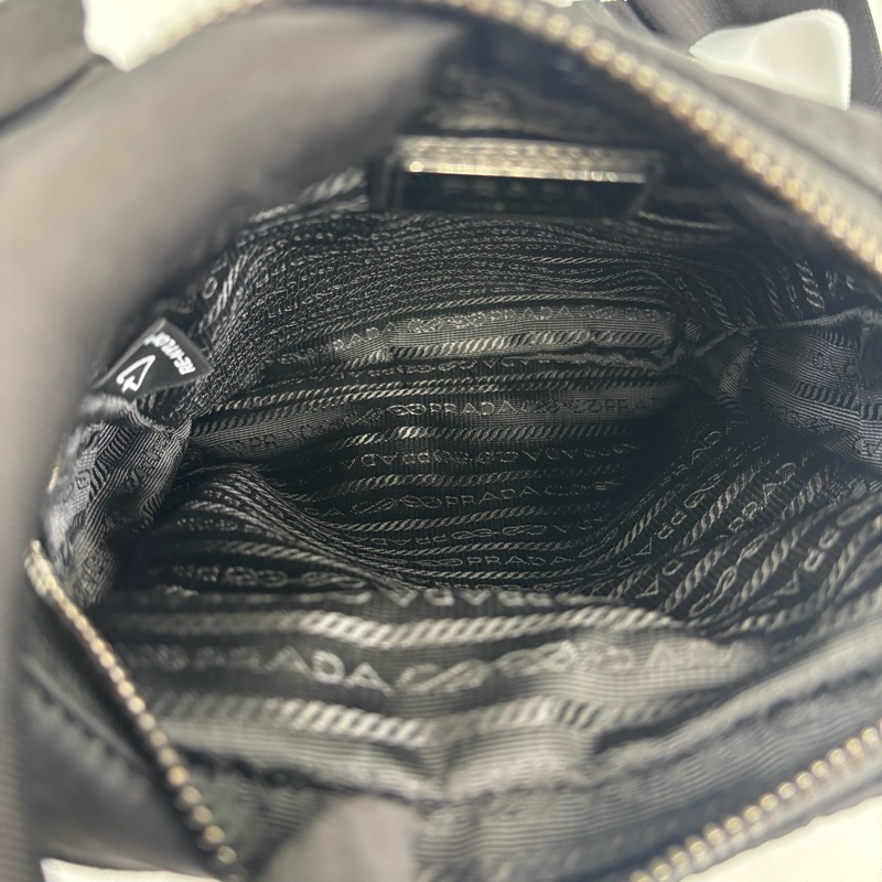 Prada 普拉達 黑色尼龍斜挎包 尺寸17*20 🈚附件-8