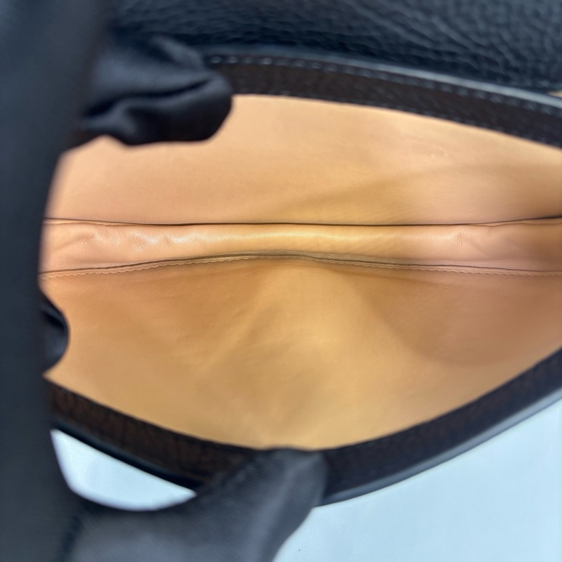 Delvaux 德爾沃 荔枝紋牛皮馬鞍斜挎包 尺寸19*15-6