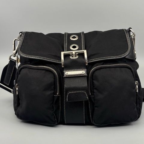 Prada 普拉達 黑色尼龍機車斜挎包 尺寸30*25