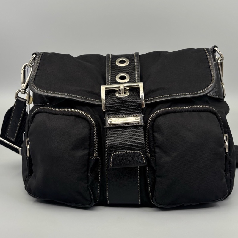 Prada 普拉達 黑色尼龍機車斜挎包 尺寸30*25-0
