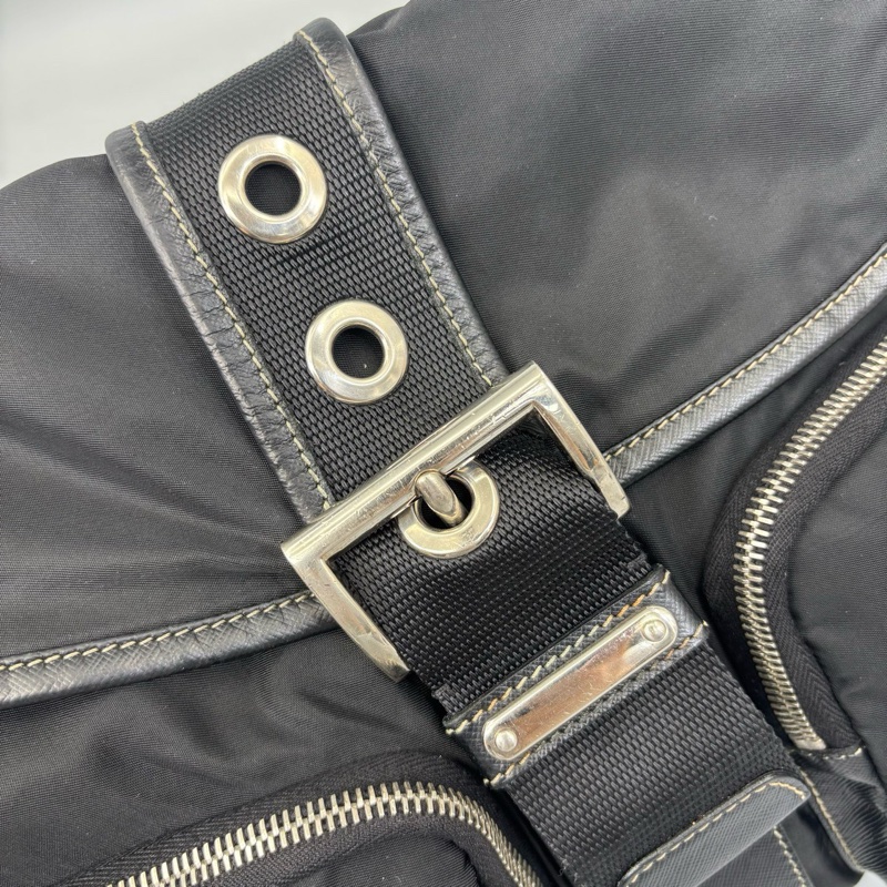Prada 普拉達 黑色尼龍機車斜挎包 尺寸30*25-9