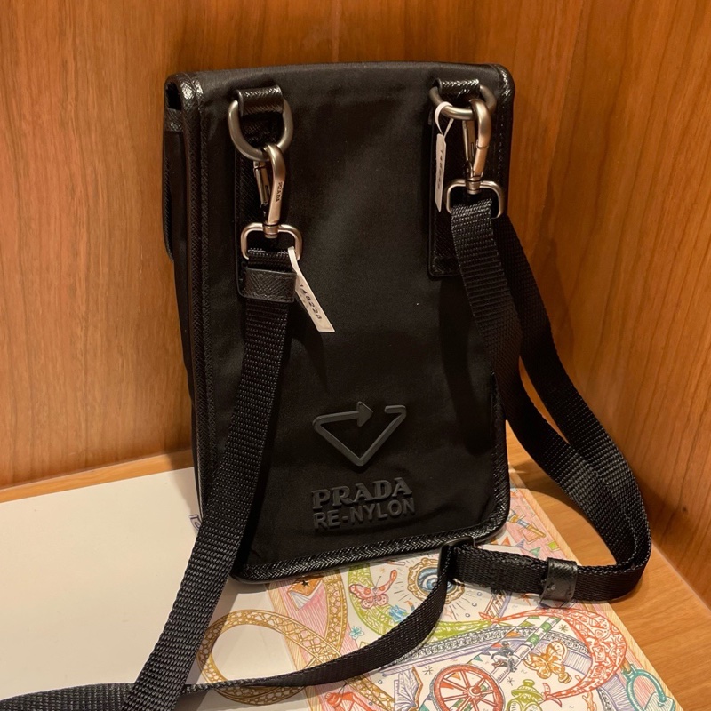 234白標 Prada/普拉達男士Re-Nylon與Saffiano牛皮革手機包-2