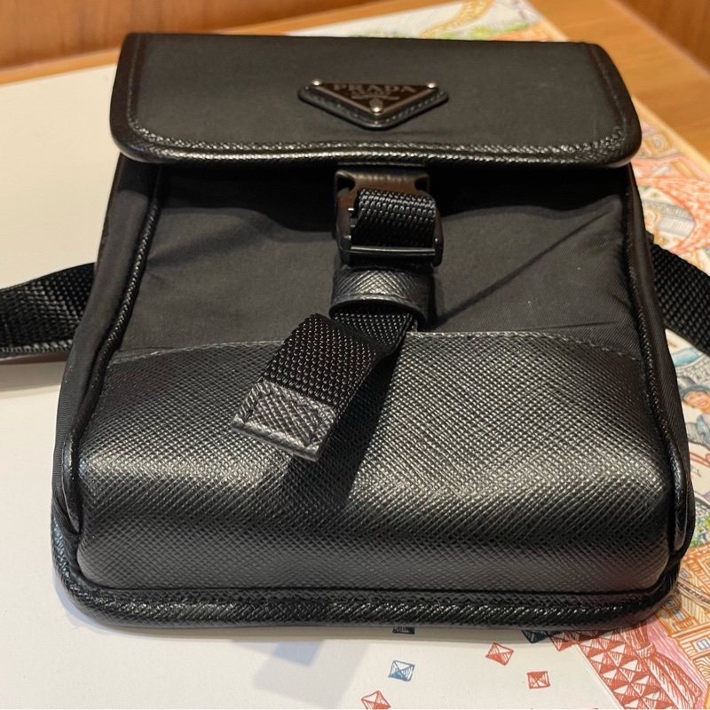 234白標 Prada/普拉達男士Re-Nylon與Saffiano牛皮革手機包-4