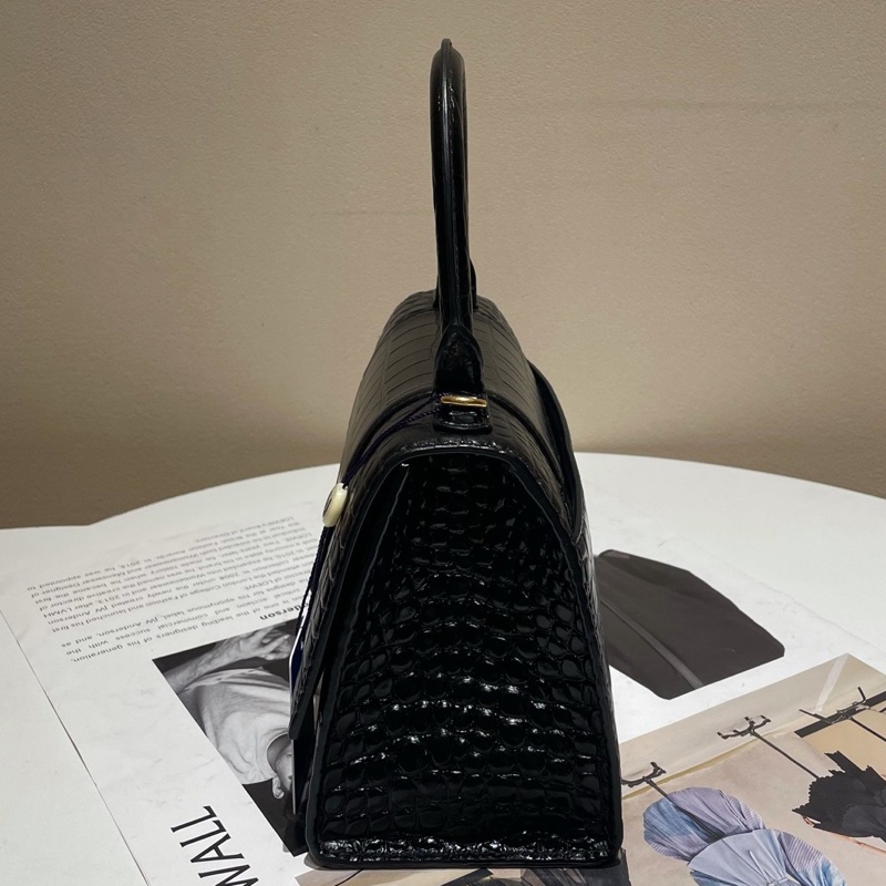 17年 balenciaga巴黎世家 s號 黑金鰐魚壓紋 沙漏包-3