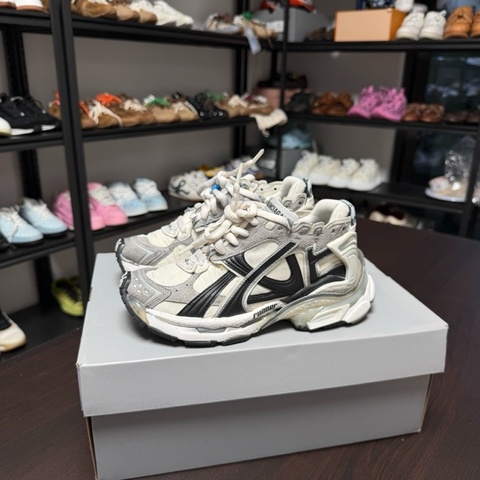 Balenciaga巴黎世家runner黑白做舊運動鞋 36碼