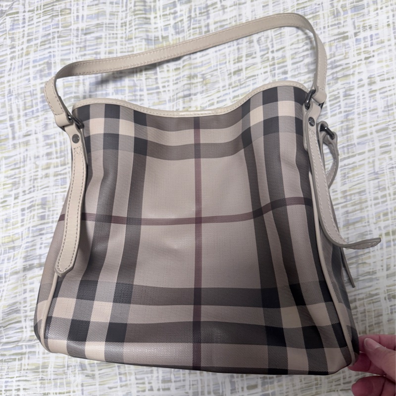 Burberry 奶茶色格紋托特包大容量 塗層防刮防潑水很耐用-0