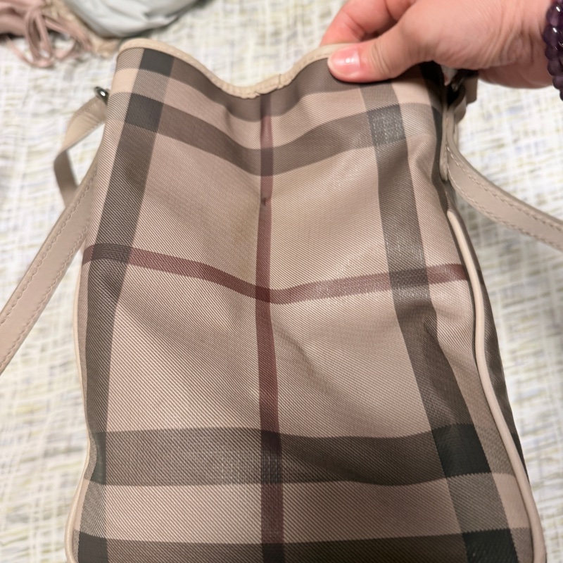 Burberry 奶茶色格紋托特包大容量 塗層防刮防潑水很耐用-7