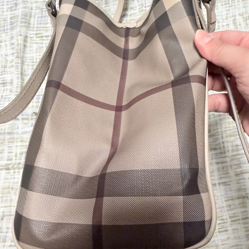 Burberry 奶茶色格紋托特包大容量 塗層防刮防潑水很耐用-9