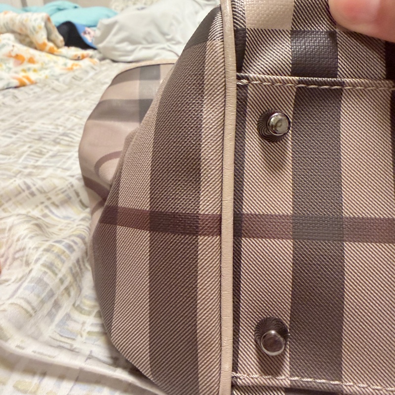 Burberry 奶茶色格紋托特包大容量 塗層防刮防潑水很耐用-21