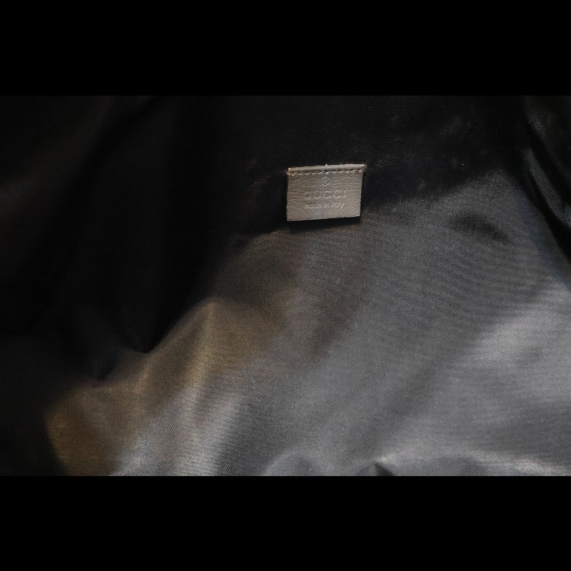 GUCCI 灰色 GUCCISSIMA皮革GG logo壓紋胸包　（guccissima 264409）-3
