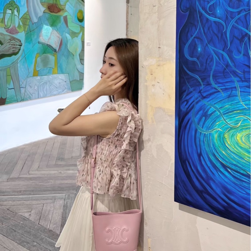 【超稀有顏色💖顯白不怕撞包😆】CELINE新年限定特別版 水桶包 櫻花淡粉色🌸-3