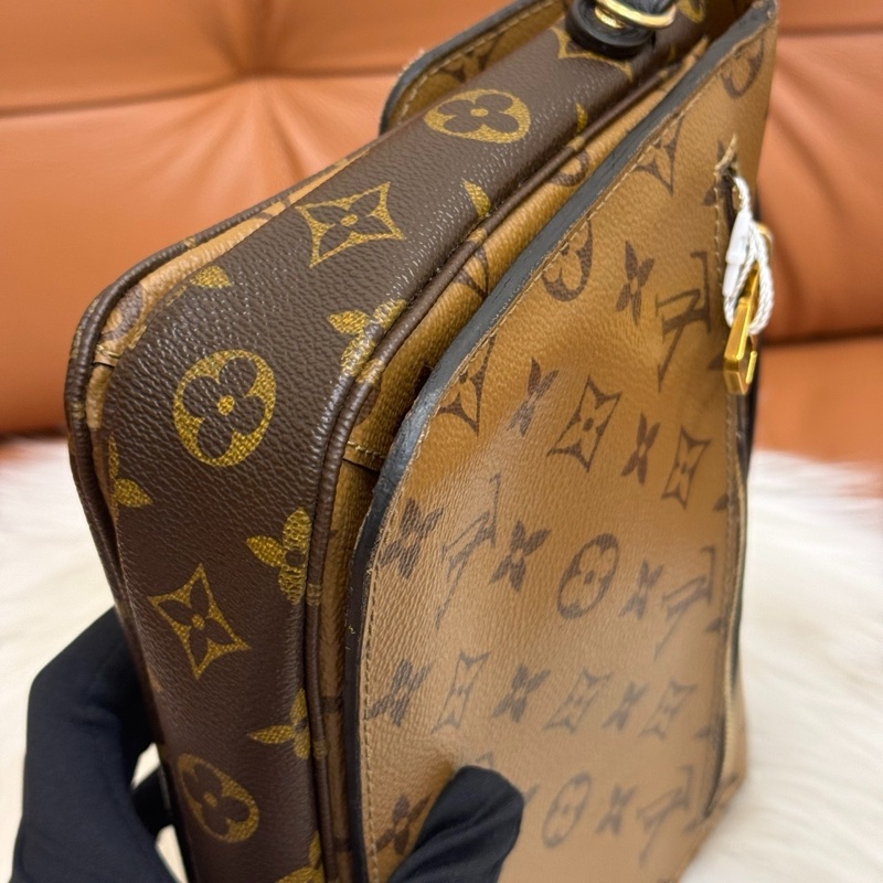 🤎日常百搭🤎LV原花雙色拼接Pochette Metis 郵差包-8
