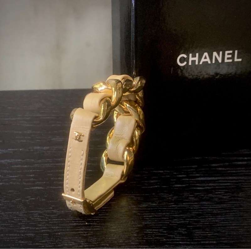 Chanel Vintage Chain Bracelet In Beige 香奈兒中古皮穿鏈米色手帶-0