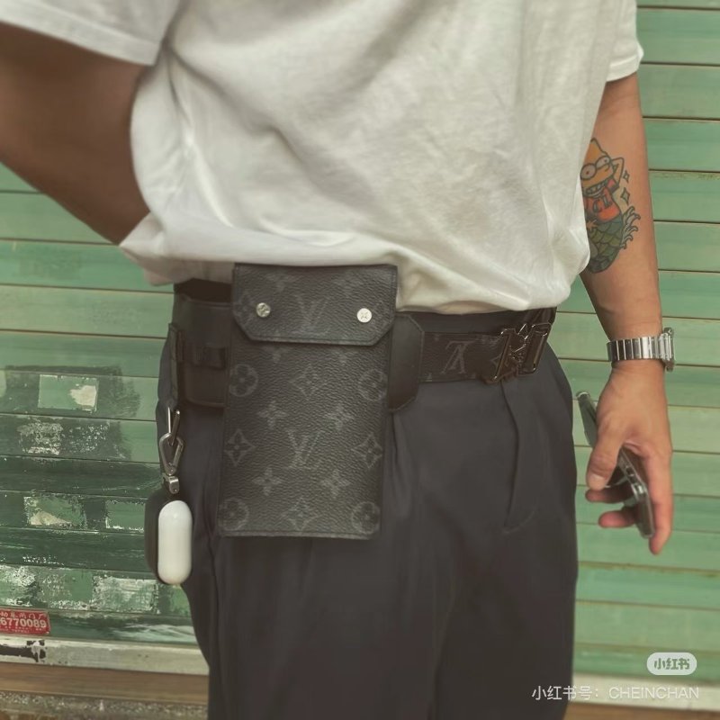 LV utility黑老花胸包腰包 9*17*3 98新配件可調節肩帶 塵袋-0