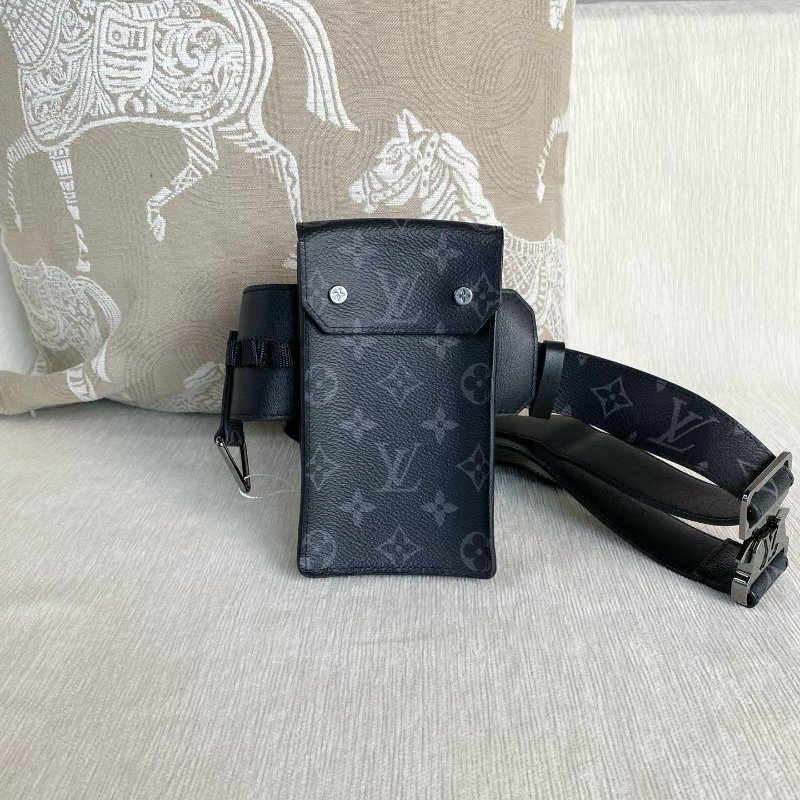 LV utility黑老花胸包腰包 9*17*3 98新配件可調節肩帶 塵袋-2