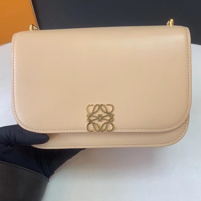 loewe羅意威 goya豆腐包 細膩光面box皮-1