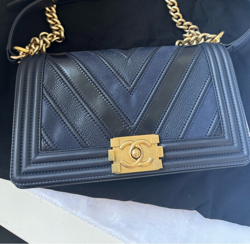 Chanel 香奈兒 藏藍色V紋 拼皮Boy中號 限量款 22開-0