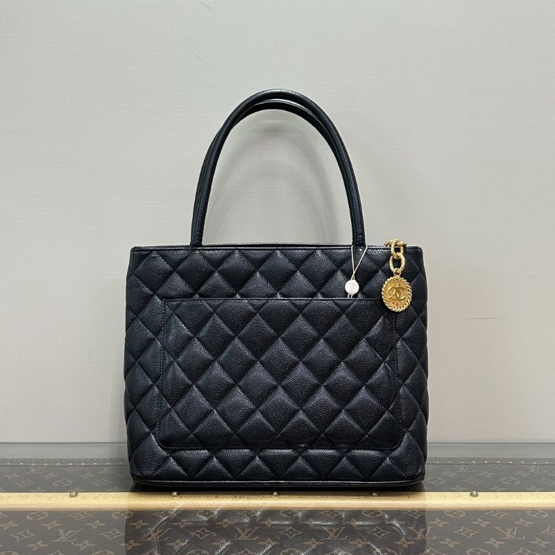 ️CHANEL 黑金荔枝牛希爾頓手提肩背包29*24*14 98新配件塵袋-1