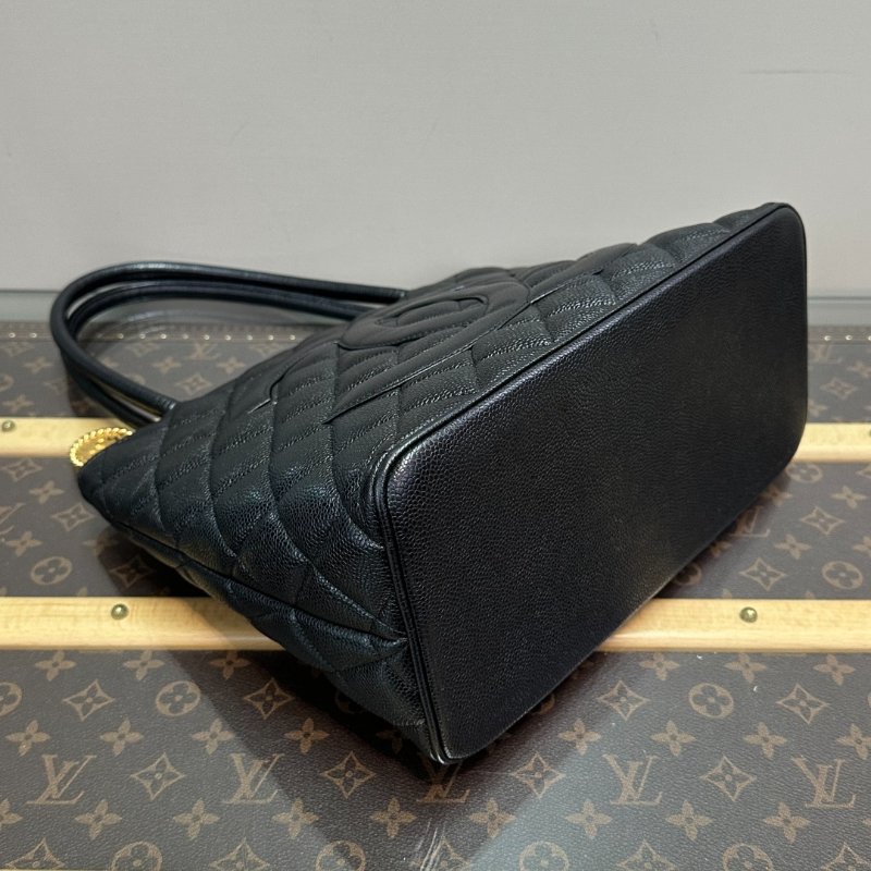 ️CHANEL 黑金荔枝牛希爾頓手提肩背包29*24*14 98新配件塵袋-2