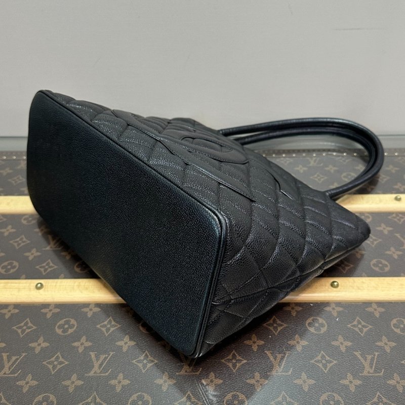 ️CHANEL 黑金荔枝牛希爾頓手提肩背包29*24*14 98新配件塵袋-3