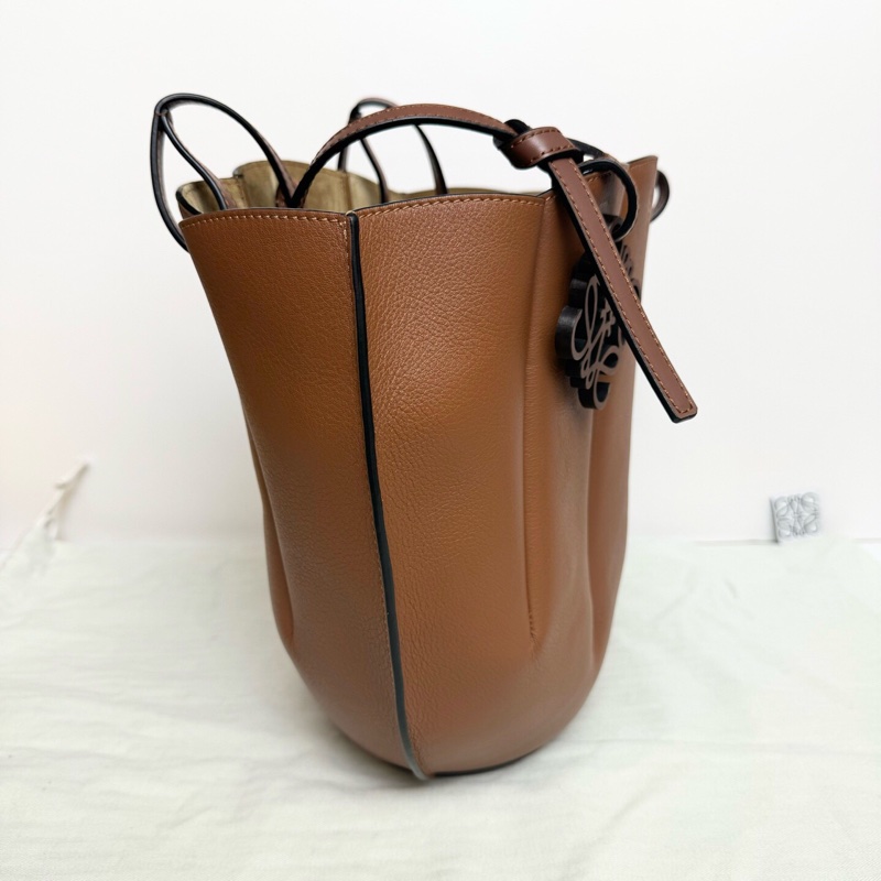 98-99新 Loewe 羅意威 牛皮shell tote貝殼包焦糖色 底長17cm-2