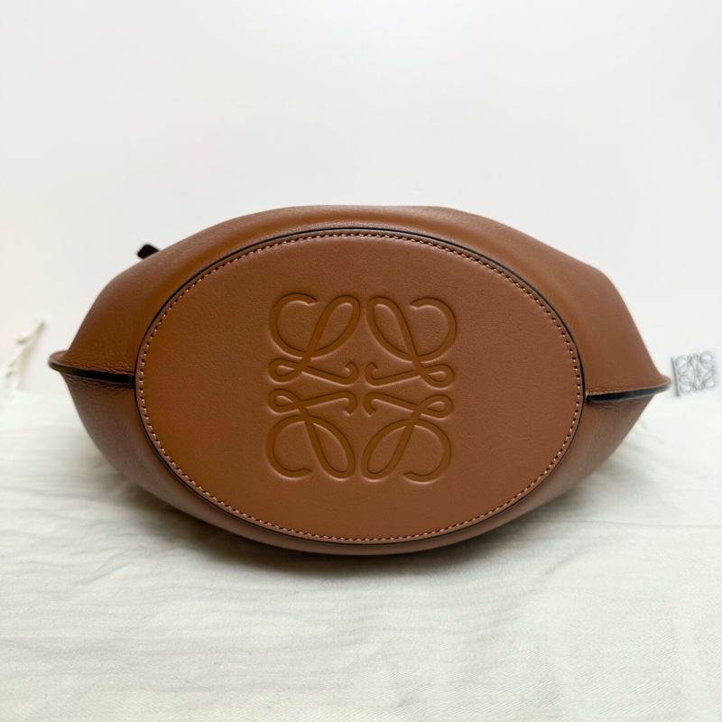 98-99新 Loewe 羅意威 牛皮shell tote貝殼包焦糖色 底長17cm-4