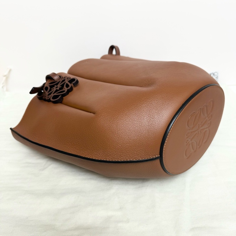98-99新 Loewe 羅意威 牛皮shell tote貝殼包焦糖色 底長17cm-5