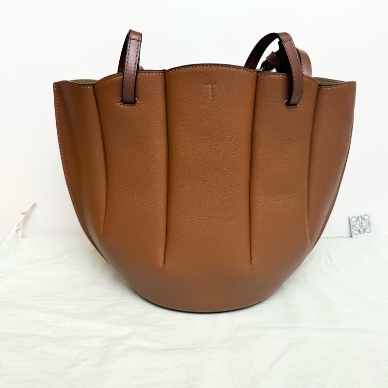 98-99新 Loewe 羅意威 牛皮shell tote貝殼包焦糖色 底長17cm-8