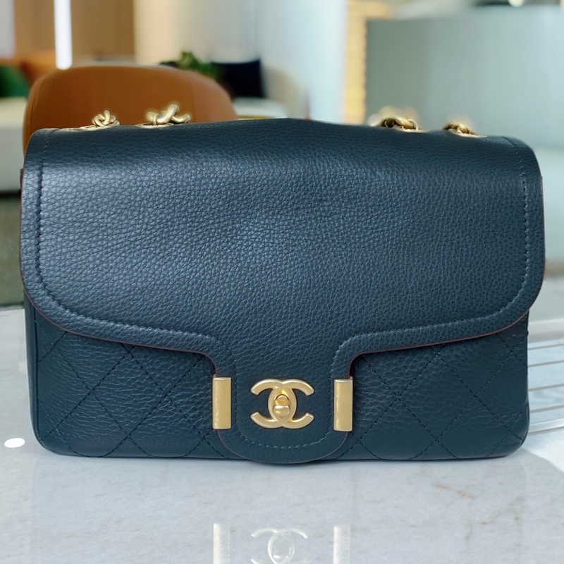 CHANEL 香奈兒 孟買系列黑金荔枝紋牛皮郵差包,-0