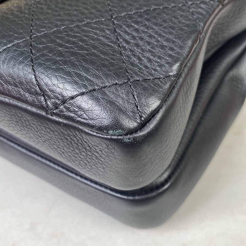 CHANEL 香奈兒 孟買系列黑金荔枝紋牛皮郵差包,-9