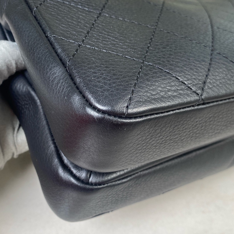 CHANEL 香奈兒 孟買系列黑金荔枝紋牛皮郵差包,-11