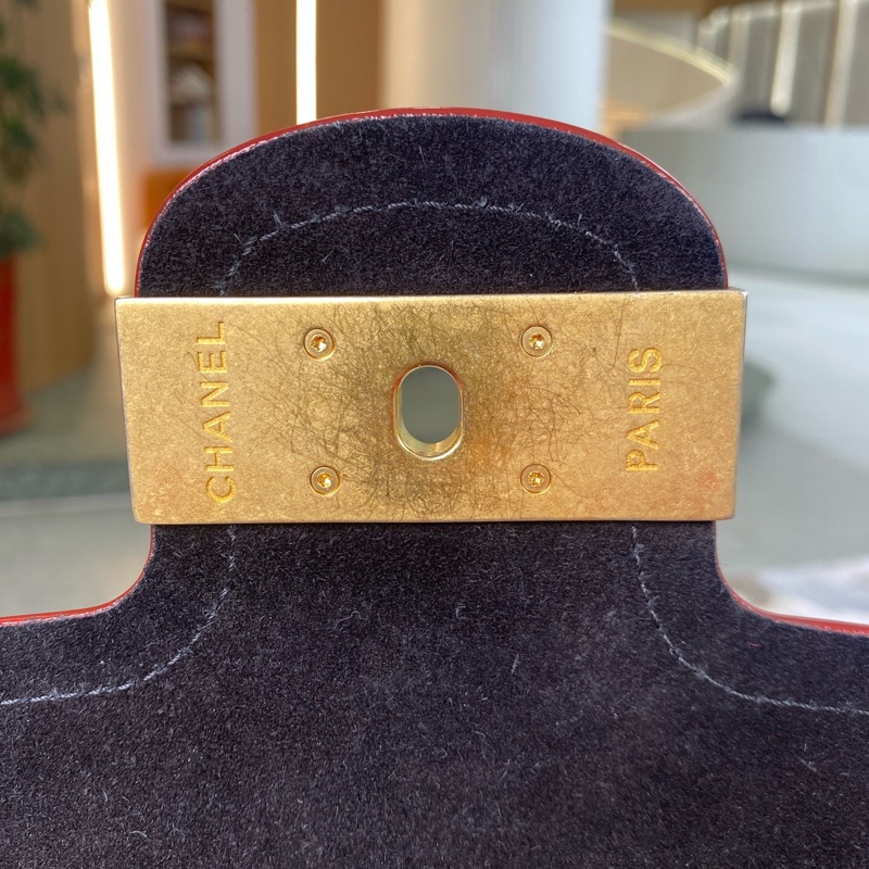 CHANEL 香奈兒 孟買系列黑金荔枝紋牛皮郵差包,-14