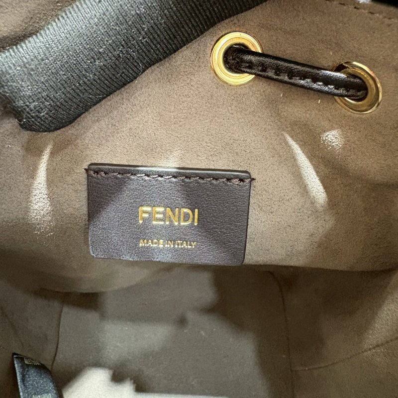 FENDI 迷你水桶包-10