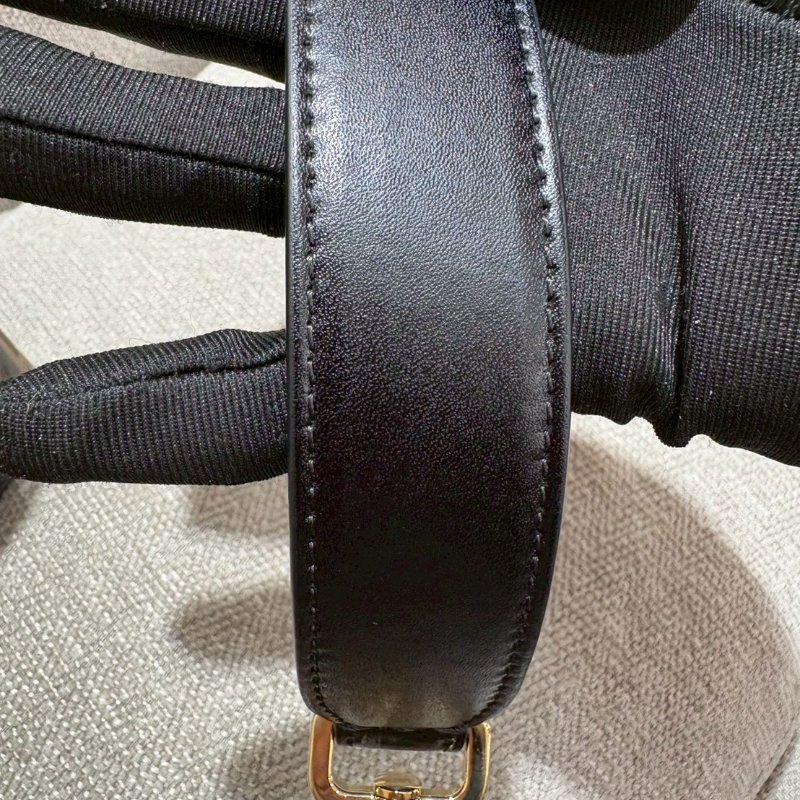 FENDI 迷你水桶包-27