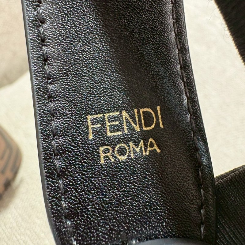 FENDI 迷你水桶包-28