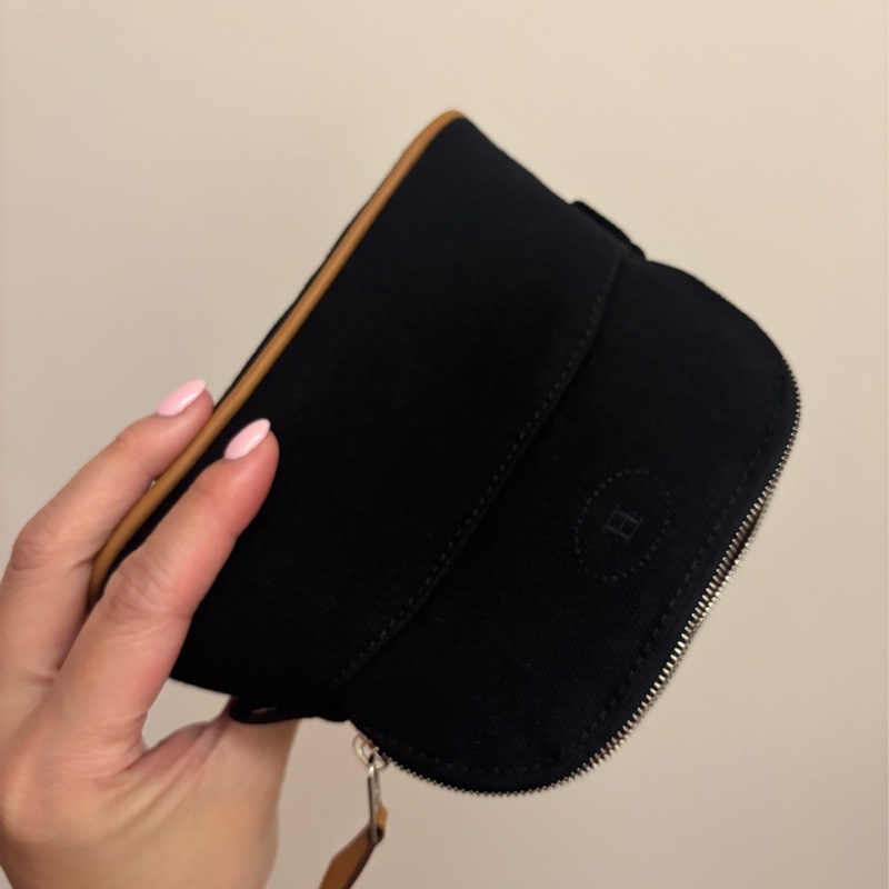 現貨商品 全新商品 台灣購證 Hermes 經典黑色H帆布迷你化妝包-2
