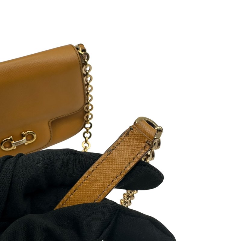 【美收精品】Ferragamo 黃色皮革肩背包C-508【隔月月中將轉賣至日本 上架期限30天】-12