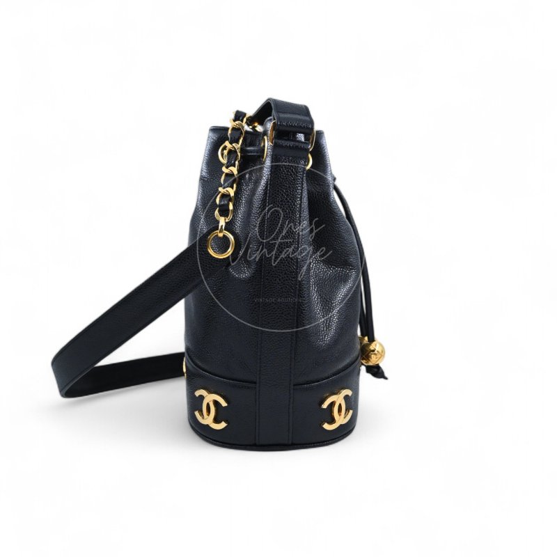 中古 Chanel 香奈兒 復古 雙C標誌 黑色 荔枝皮 魚子醬皮革 抽繩 水桶包-2