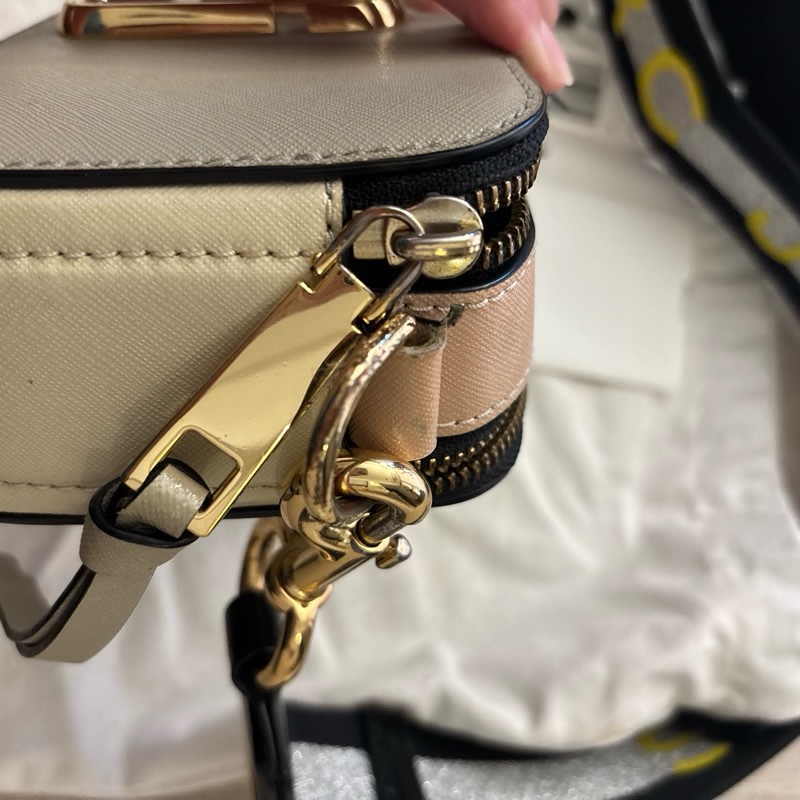 MARC JACOBS 相機包-15