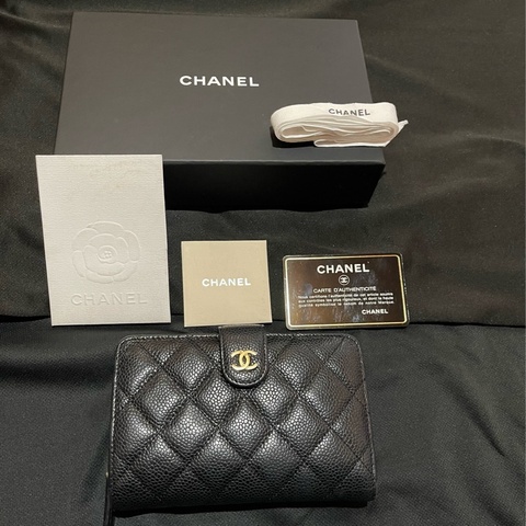 Chanel 香奈兒 19開金釦黑荔枝牛皮中夾