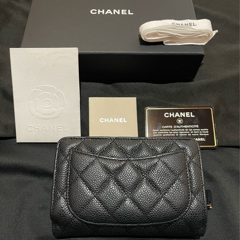 Chanel 香奈兒 19開金釦黑荔枝牛皮中夾-1