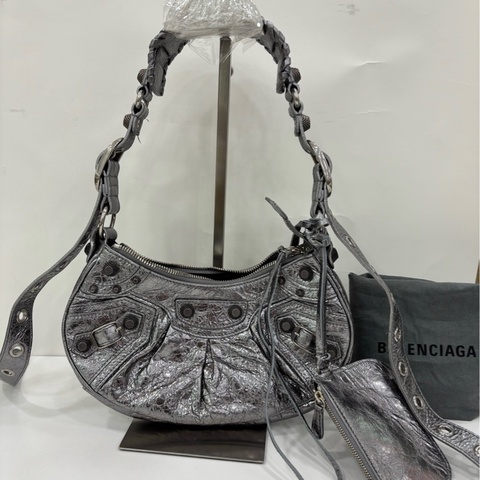 Balenciaga巴黎世家 Le Cagole 金屬光澤做舊銀色 ,月牙餃子機車包 愛心鏡子包 99新