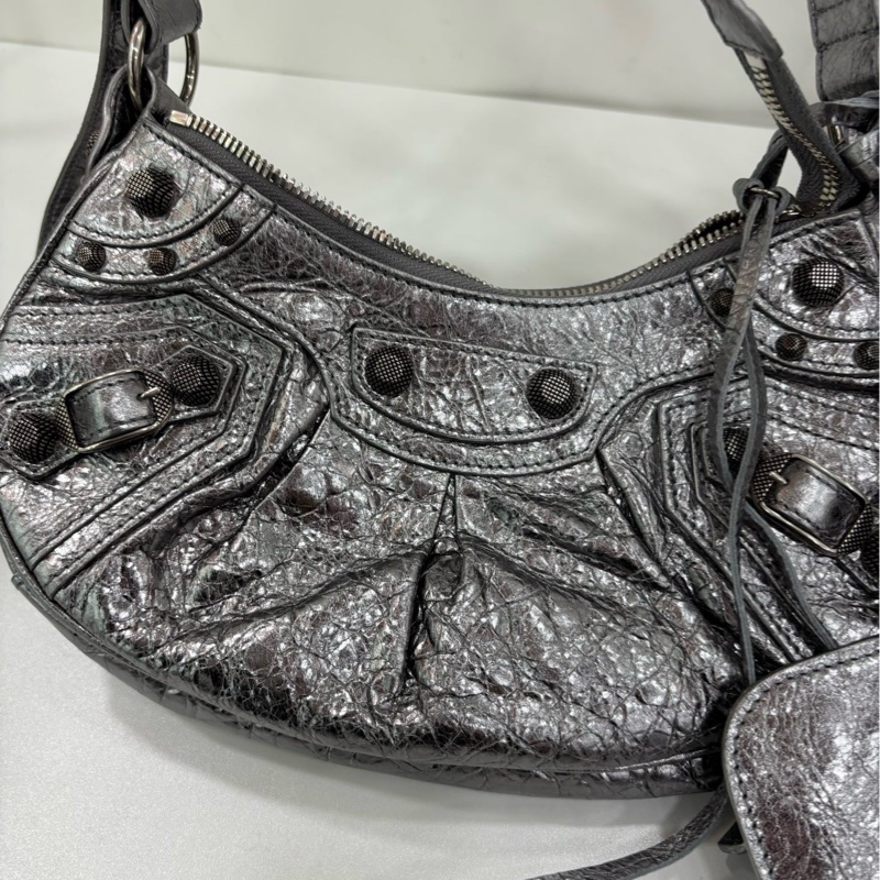 Balenciaga巴黎世家 Le Cagole 金屬光澤做舊銀色 ,月牙餃子機車包 愛心鏡子包 99新-5