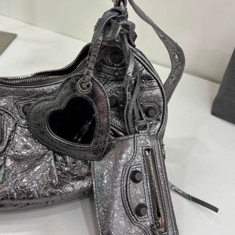 Balenciaga巴黎世家 Le Cagole 金屬光澤做舊銀色 ,月牙餃子機車包 愛心鏡子包 99新-7