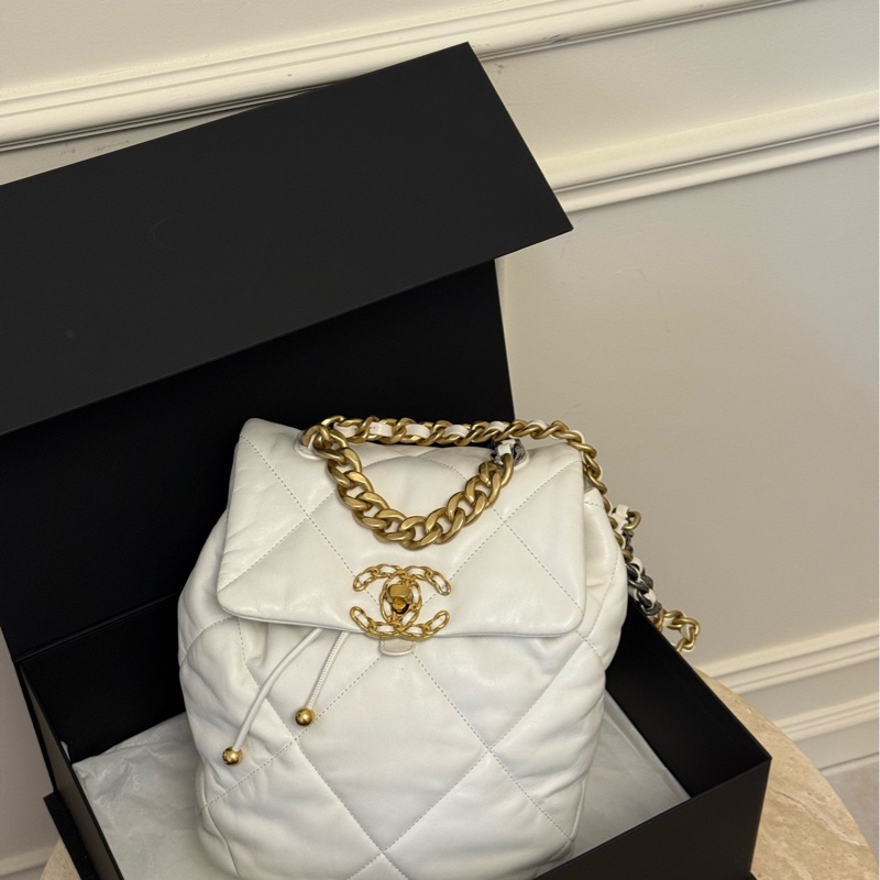 Chanel香奈兒 24C 19bag雙肩包 白色小羊皮,芯片款,金扣 肩帶可調節-0