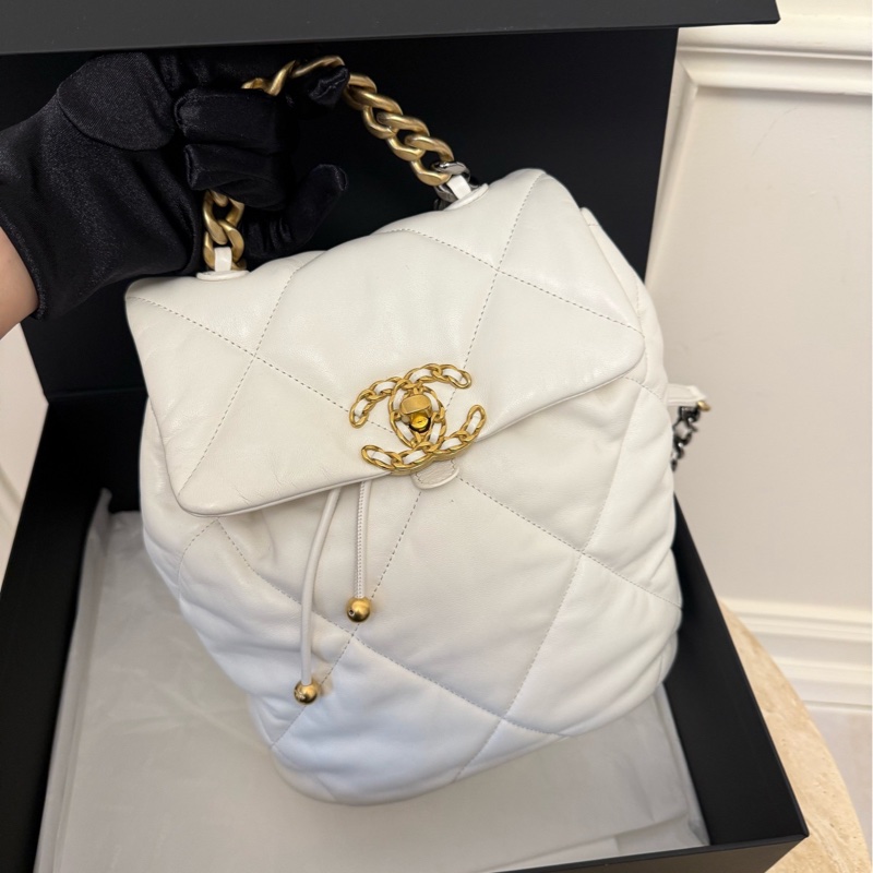 Chanel香奈兒 24C 19bag雙肩包 白色小羊皮,芯片款,金扣 肩帶可調節-1